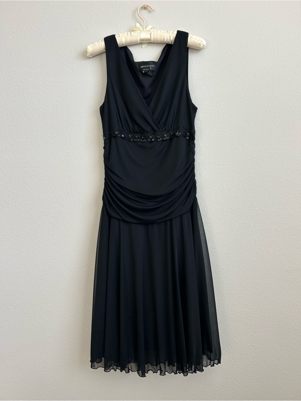 Stunning Y2K connected apparel Black Sleeveless V Neck Beaded Waist Midi Dress